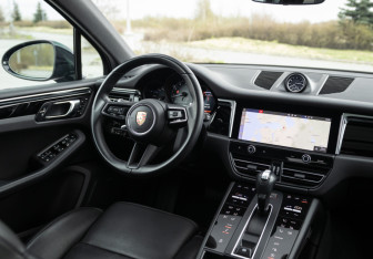 Подержанный автомобиль Porsche Macan 2021 года (22 фото)