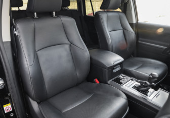 Подержанный автомобиль Toyota Land Cruiser Prado 2018 года (29 фото)
