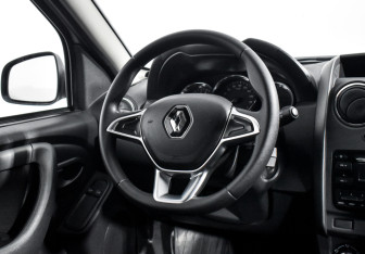 Подержанный автомобиль Renault Duster 2020 года (15 фото)