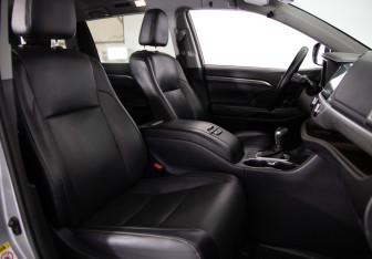 Подержанный автомобиль Toyota Highlander 2016 года (21 фото)