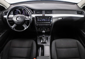 Подержанный автомобиль Skoda Superb Liftback 2014 года (9 фото)