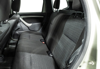 Подержанный автомобиль Renault Duster 2014 года (10 фото)