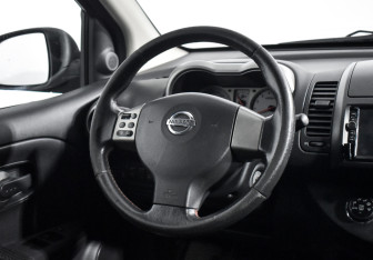 Подержанный автомобиль Nissan Note 2008 года (15 фото)