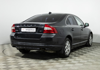 Подержанный автомобиль Volvo S80 2010 года (5 фото)