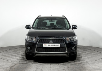 Подержанный автомобиль Mitsubishi Outlander 2012 года (2 фото)