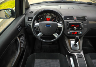 Подержанный автомобиль Ford C-MAX 2008 года (12 фото)