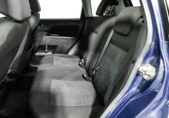 Подержанный автомобиль Ford Fiesta Hatchback 2008 года (10 фото)