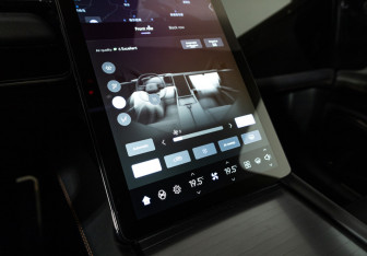 Подержанный автомобиль HiPhi X 2022 года (25 фото)