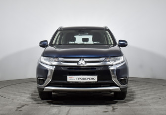 Подержанный автомобиль Mitsubishi Outlander 2017 года (2 фото)