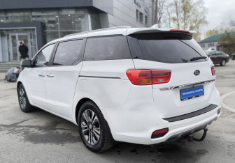 Подержанный автомобиль Kia Carnival 2019 года (6 фото)