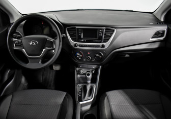 Подержанный автомобиль Hyundai Solaris Sedan 2017 года (14 фото)