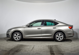 Подержанный автомобиль Skoda Octavia Liftback 2020 года (8 фото)