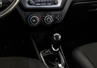 Подержанный автомобиль Kia Rio Sedan 2013 года (11 фото)