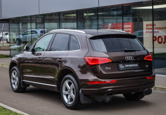 Подержанный автомобиль Audi Q5 2014 года (7 фото)