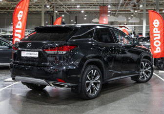 Подержанный автомобиль Lexus RX 2020 года (6 фото)