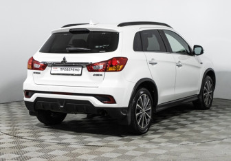 Подержанный автомобиль Mitsubishi ASX 2018 года (5 фото)
