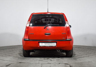 Подержанный автомобиль Mitsubishi Colt Hatchback 2007 года (6 фото)