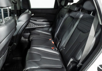 Подержанный автомобиль Hyundai Santa Fe 2018 года (10 фото)