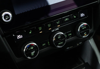 Подержанный автомобиль Skoda Octavia Wagon 2017 года (16 фото)