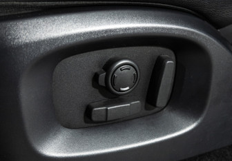 Подержанный автомобиль Land Rover Range Rover Sport 2016 года (22 фото)