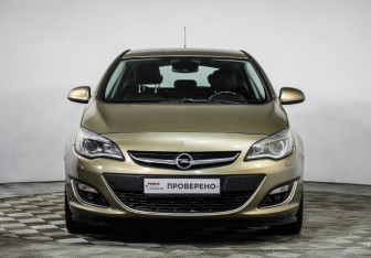 Подержанный автомобиль Opel Astra Hatchback 2013 года (2 фото)