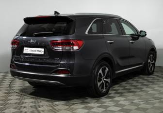 Подержанный автомобиль Kia Sorento 2017 года (5 фото)
