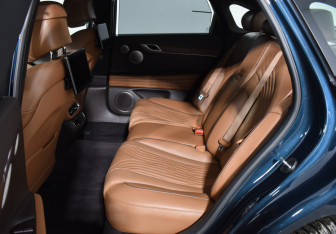 Подержанный автомобиль Genesis G80 2021 года (11 фото)