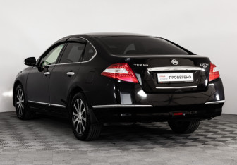 Подержанный автомобиль Nissan Teana 2008 года (7 фото)