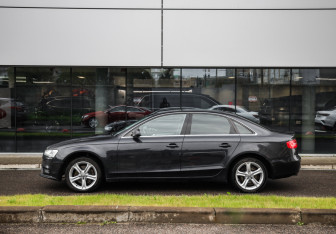 Подержанный автомобиль Audi A4 Sedan 2013 года (9 фото)