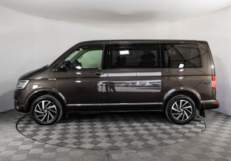 Подержанный автомобиль Volkswagen Caravelle 2019 года (8 фото)