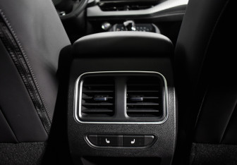 Подержанный автомобиль Haval F7 2022 года (18 фото)