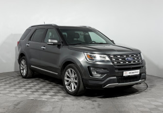 Подержанный автомобиль Ford Explorer 2017 года (3 фото)