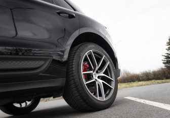Подержанный автомобиль Porsche Macan 2021 года (5 фото)