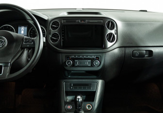 Подержанный автомобиль Volkswagen Tiguan 2012 года (14 фото)