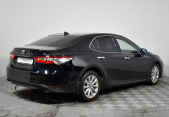 Подержанный автомобиль Toyota Camry Sedan 2019 года (5 фото)