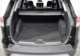 Подержанный автомобиль Ford Kuga 2014 года (20 фото)