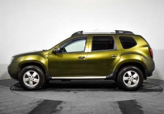 Подержанный автомобиль Renault Duster 2016 года (8 фото)
