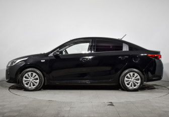 Подержанный автомобиль Kia Rio Sedan 2019 года (8 фото)
