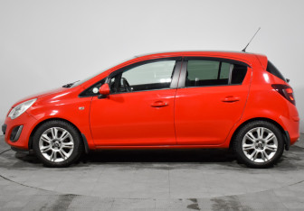 Подержанный автомобиль Opel Corsa 2012 года (8 фото)