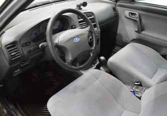 Подержанный автомобиль LADA (ВАЗ) 2112 2007 года (10 фото)