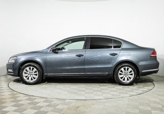 Подержанный автомобиль Volkswagen Passat Sedan 2011 года (8 фото)