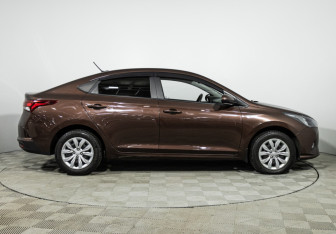 Подержанный автомобиль Hyundai Solaris Sedan 2021 года (4 фото)