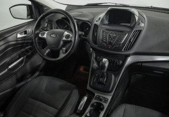 Подержанный автомобиль Ford Kuga 2016 года (9 фото)