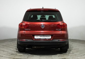 Подержанный автомобиль Volkswagen Tiguan 2012 года (6 фото)