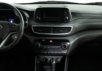 Подержанный автомобиль Hyundai Tucson 2019 года (14 фото)