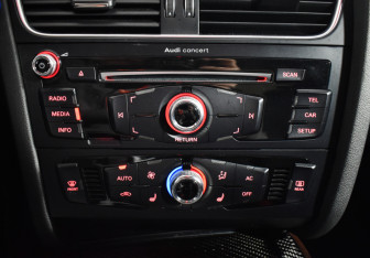 Подержанный автомобиль Audi A4 Sedan 2013 года (16 фото)