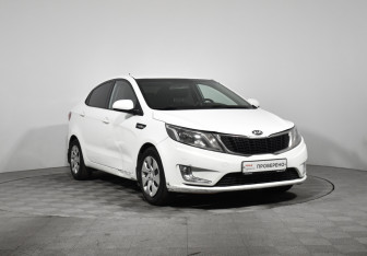 Подержанный автомобиль Kia Rio Sedan 2015 года (3 фото)