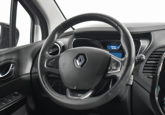 Подержанный автомобиль Renault Kaptur 2017 года (14 фото)