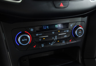 Подержанный автомобиль Ford Focus Sedan 2019 года (14 фото)