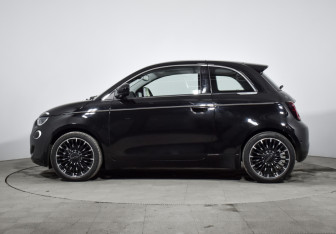 Подержанный автомобиль Fiat 500 Hatchback 2021 года (8 фото)